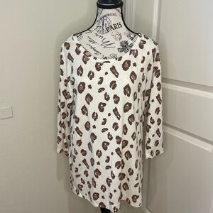 Wonderly Studio Top Size Medium